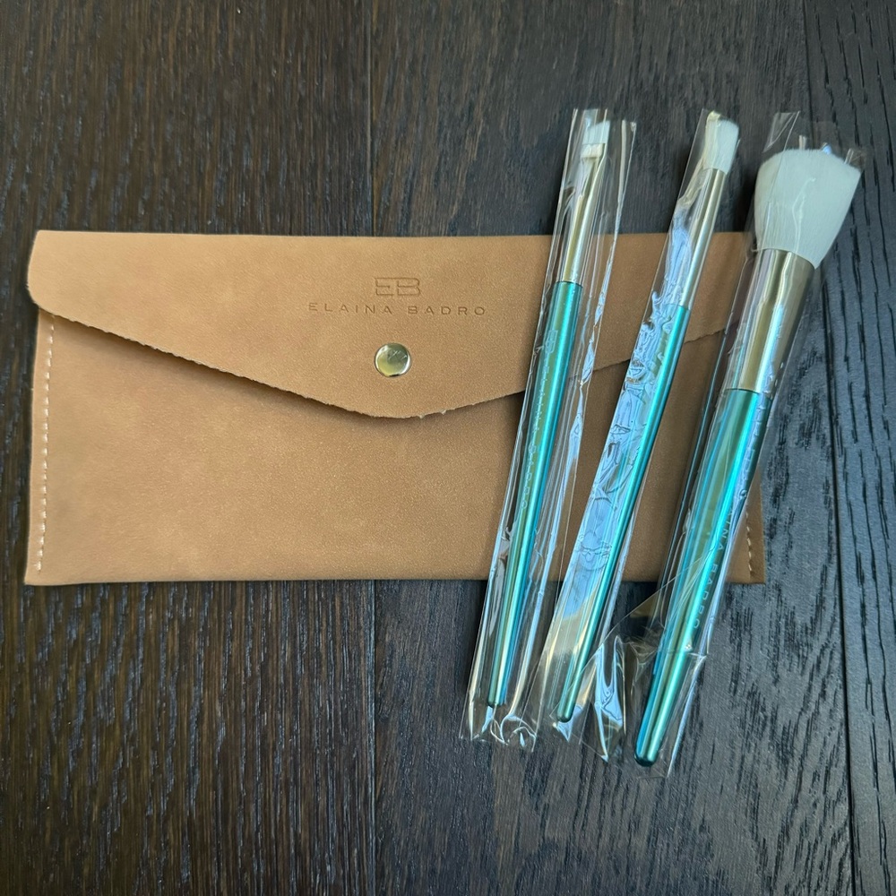 NEW Elaina Badro Baby Blues Makeup Brush Set